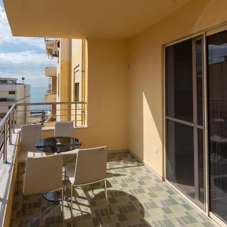 Spacious 2 Bedroom Apartment In Durres Beach ภายนอก รูปภาพ