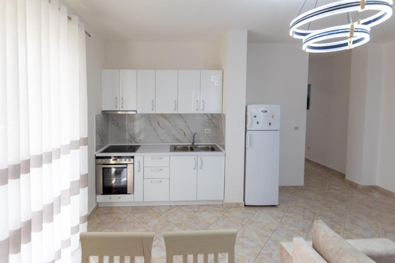 Spacious 2 Bedroom Apartment In Durres Beach ภายนอก รูปภาพ