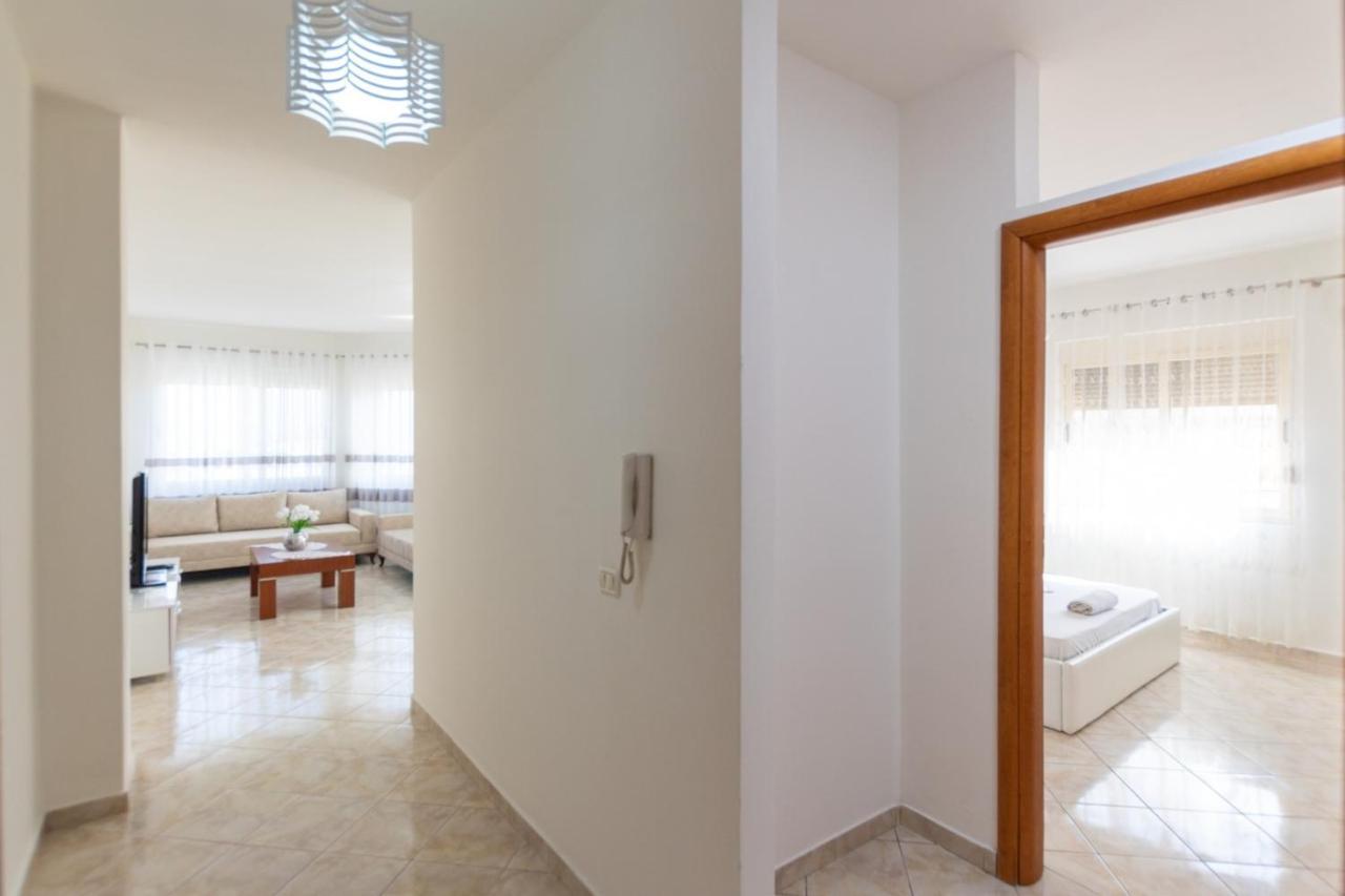 Spacious 2 Bedroom Apartment In Durres Beach ภายนอก รูปภาพ